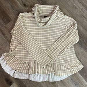 Beige Womens XL flows sweater